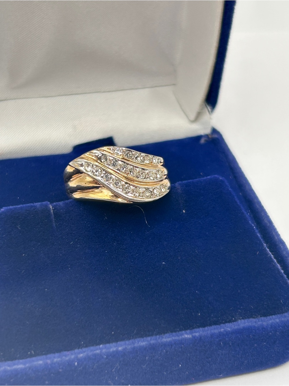 Vintage 18k GE Gold and Silver Wave Crystal Band Ring Sz 7.5 Womens - Picture 4 of 11